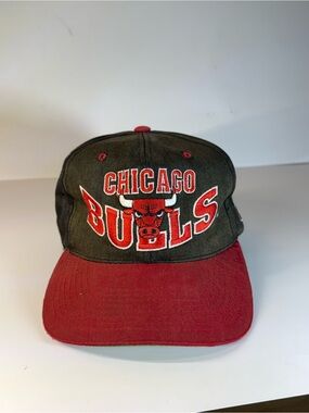 1990’s Chicago Bulls NBA Snapback Hat in Black and Red